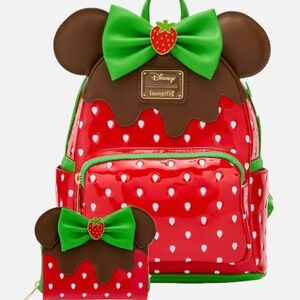Loungefly NWT Minnie M
Scented Chocolate Dipped
Strawberry Backpack with Wallet